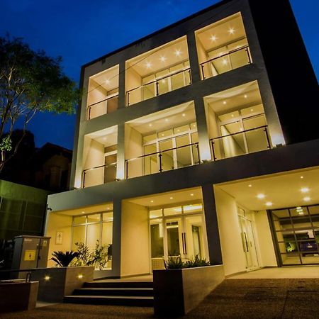 Tapu'A Departamentos Aparthotel Асунсион Екстериор снимка